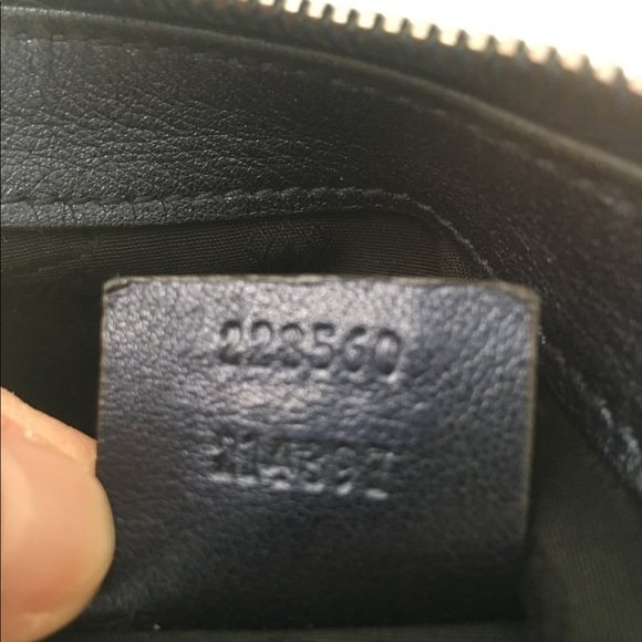 Authentic, Gucci, blue, hobo bag, with gunmetal chain and emblem detail. - Picture 5 of 5